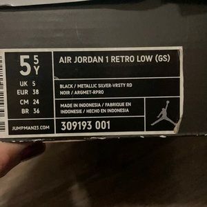 Air Jordan 1 - retro low - size 5.5 men